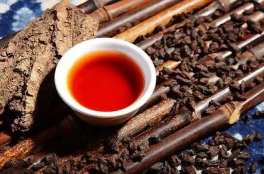 喝普洱茶出汗是怎么回事？