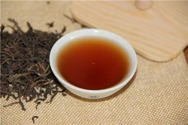 年輕人喝普洱茶是生茶好還是熟茶好？該怎么選擇？