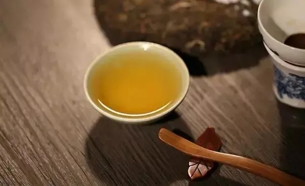 當(dāng)年的普洱生茶怎樣沖泡最好喝？