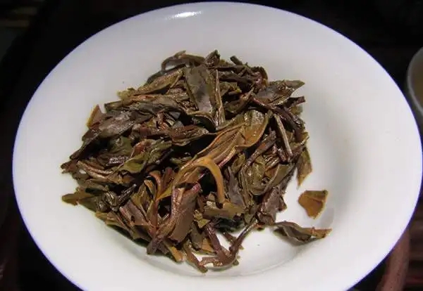 為什么普洱茶的葉底會(huì)出現(xiàn)紅梗？