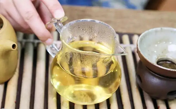 如何根據(jù)口感判斷一款普洱生茶是否優(yōu)質(zhì)？