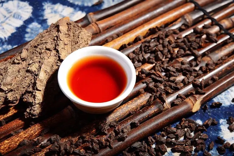 什么是“掛喉”？普洱茶“喉韻”解析