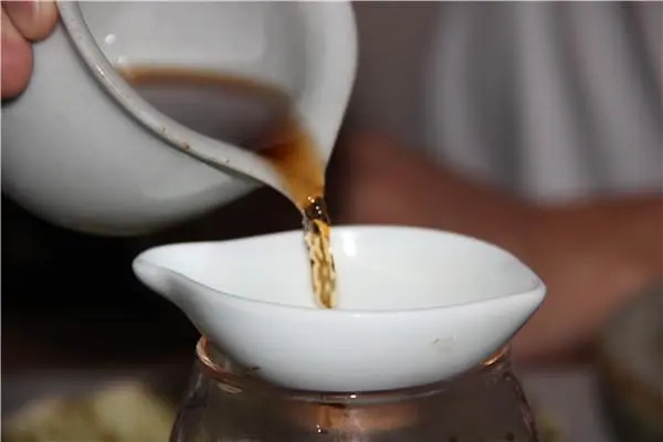 學(xué)會(huì)這4招，快速判斷出普洱茶年份！