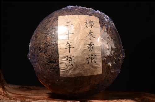 收藏普洱茶，應(yīng)選擇知名品牌還是小品牌？