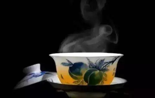 喝茶，為何會(huì)“鎖喉”？